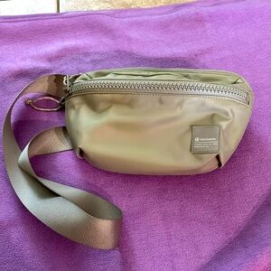 Lululemon All day essentials belt bag 2.5L